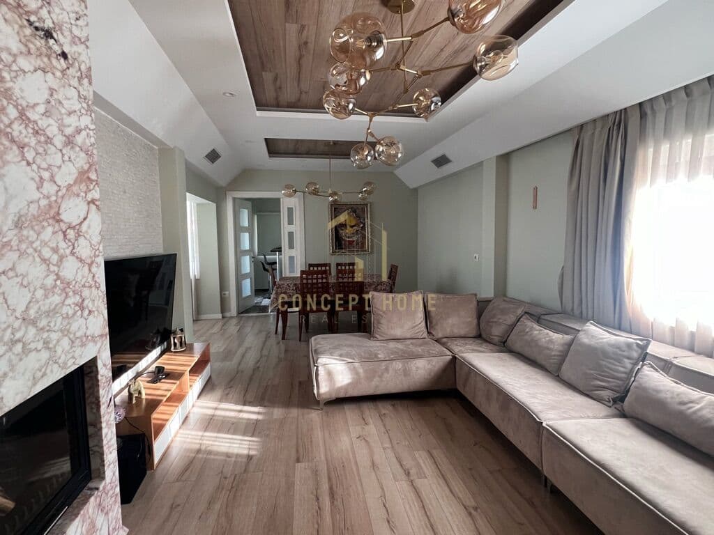 Apartament me Qira 2+1+2 , Ali Demi , prane fushave