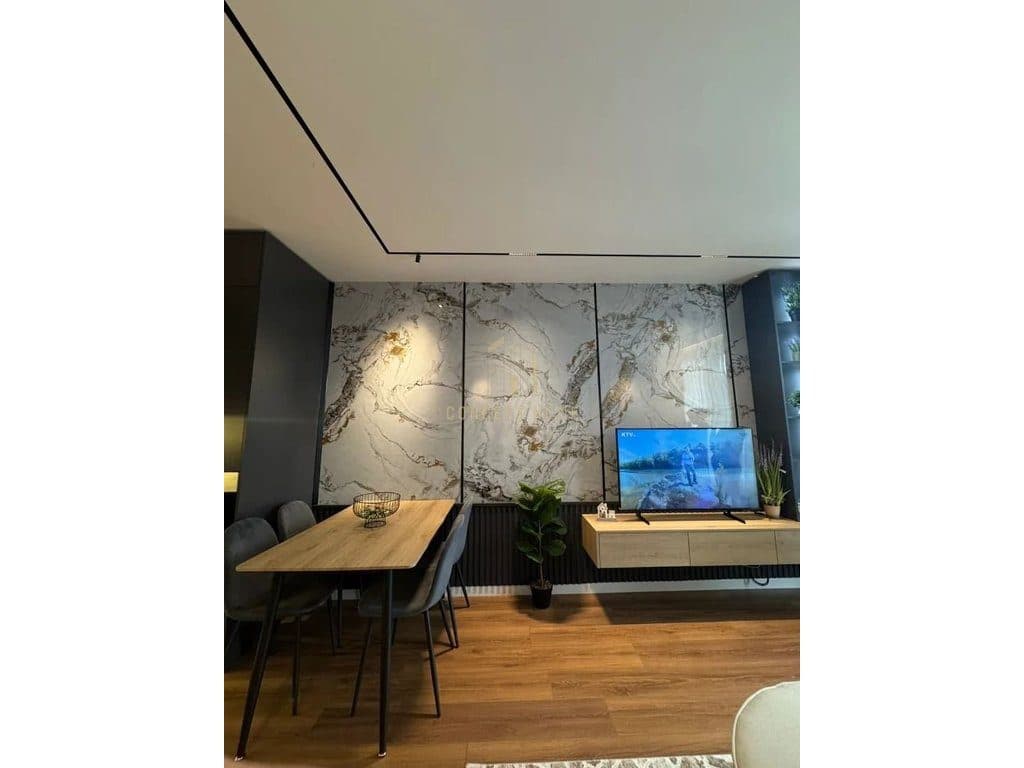 Jepet me qera apartament 1+1 tek Bulevardi i Ri 3