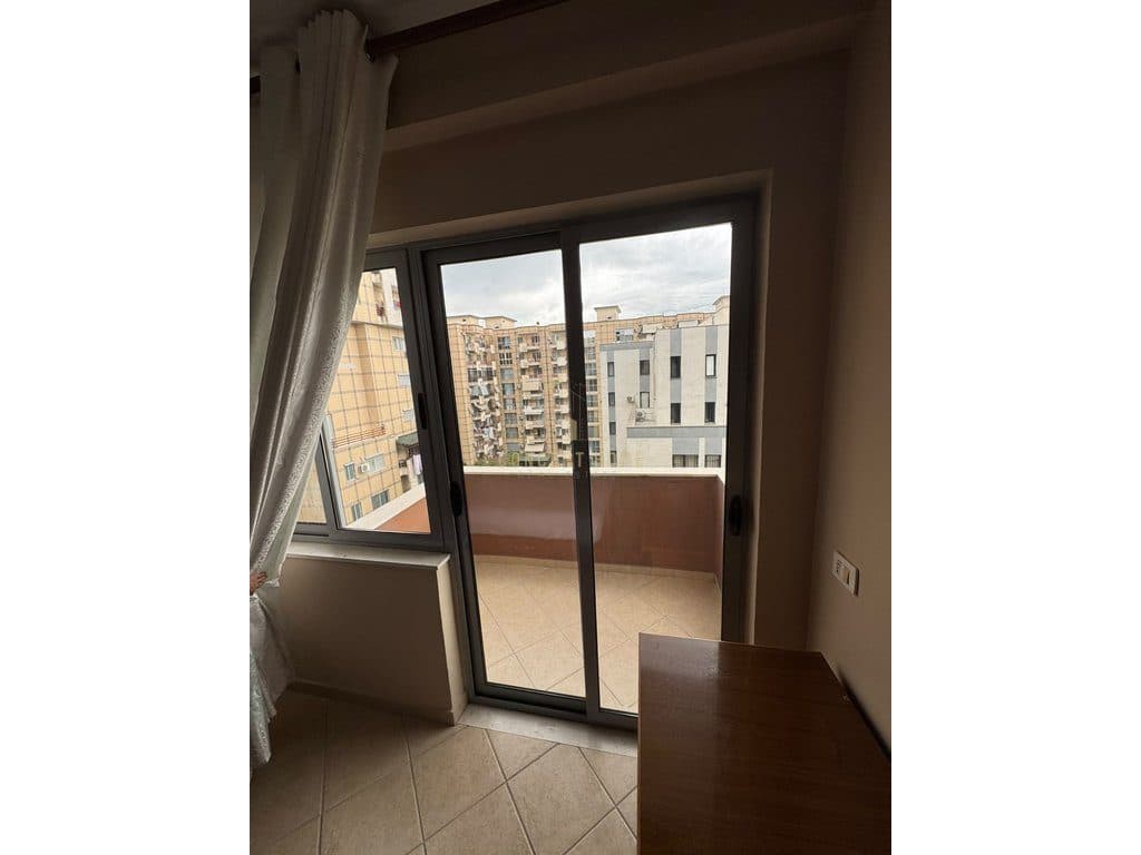 Jepet me qera Apartament 2+1 ne Astir 3