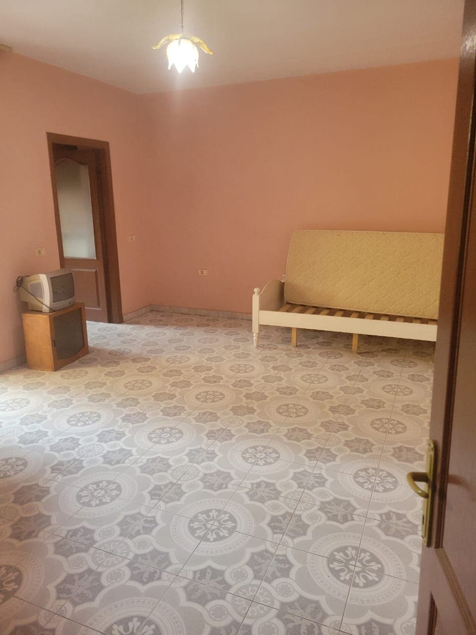 Apartament 2+1 me qira në Ali Demi/Tregu Elektrik, Tiranë - 400€ | 113 m² 3