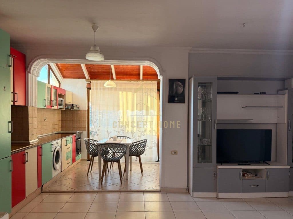 Jepet me qera apartament 1+1 ne Qender. 4