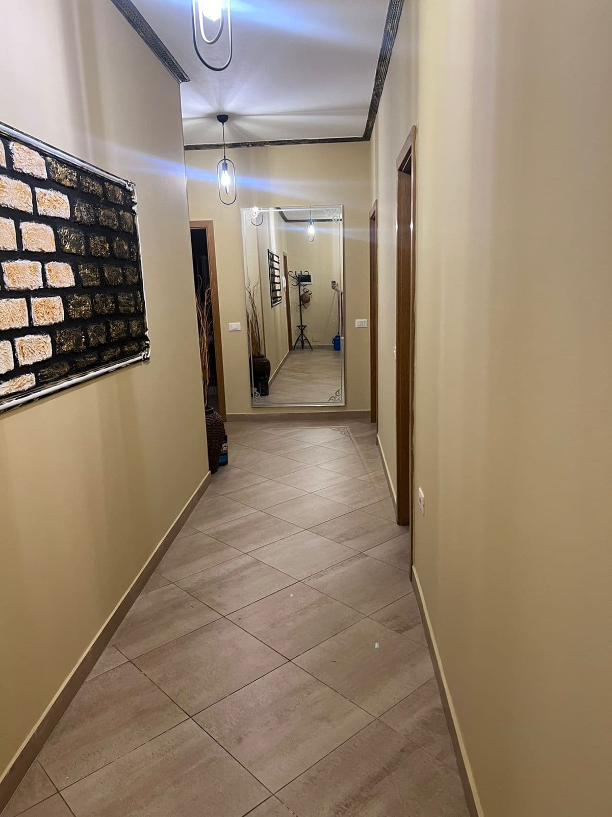 Jepet me qera apartament 3+1 tek Zogu i Zi 3