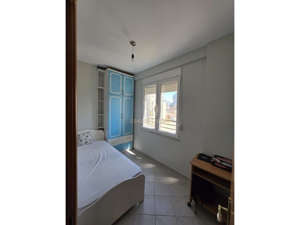 Jepet me qera Apartamenti 2+1 ne Qender 2