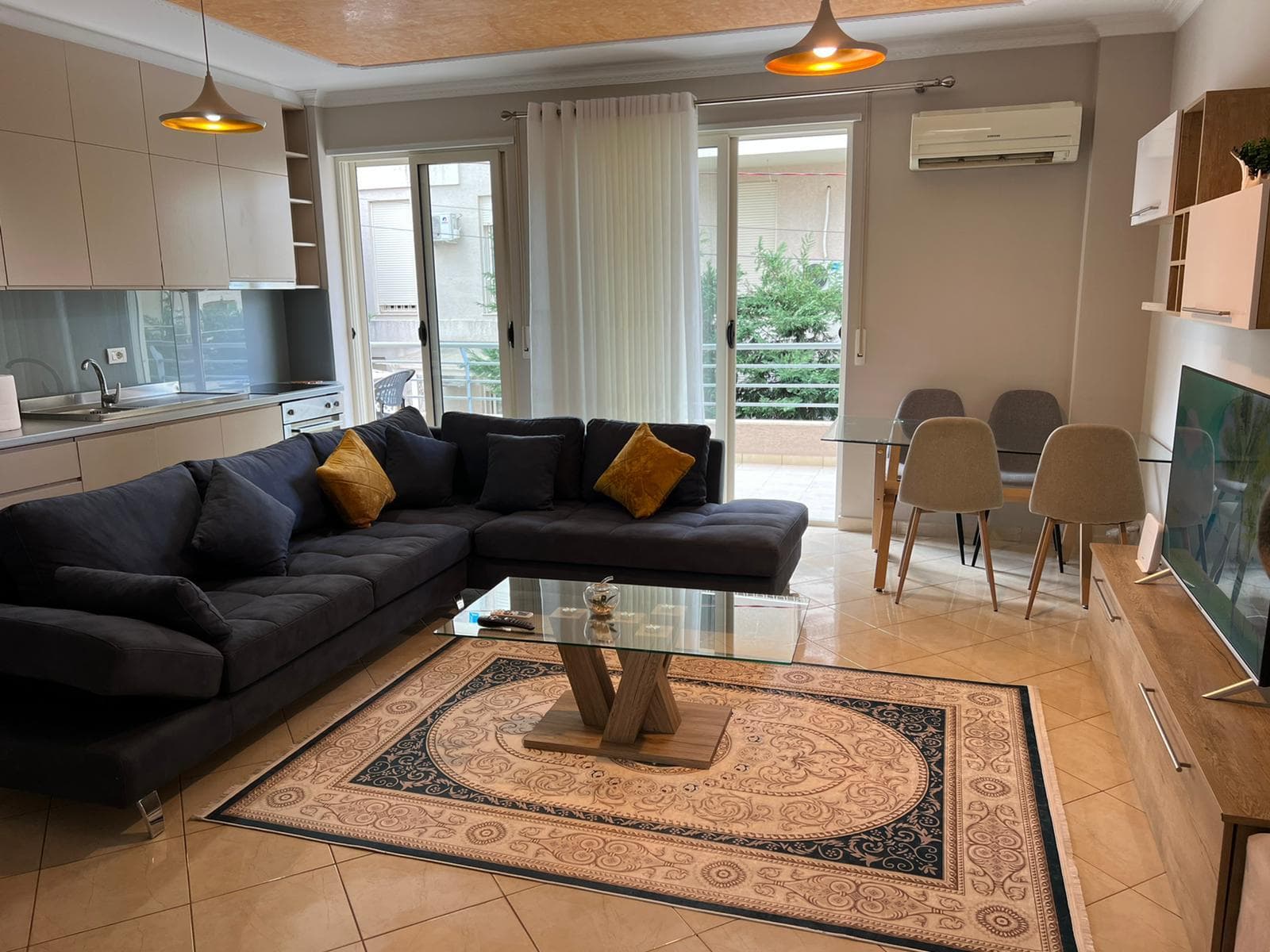 Jepet me qera apartament 1+1 tek Liqeni i Thate 2