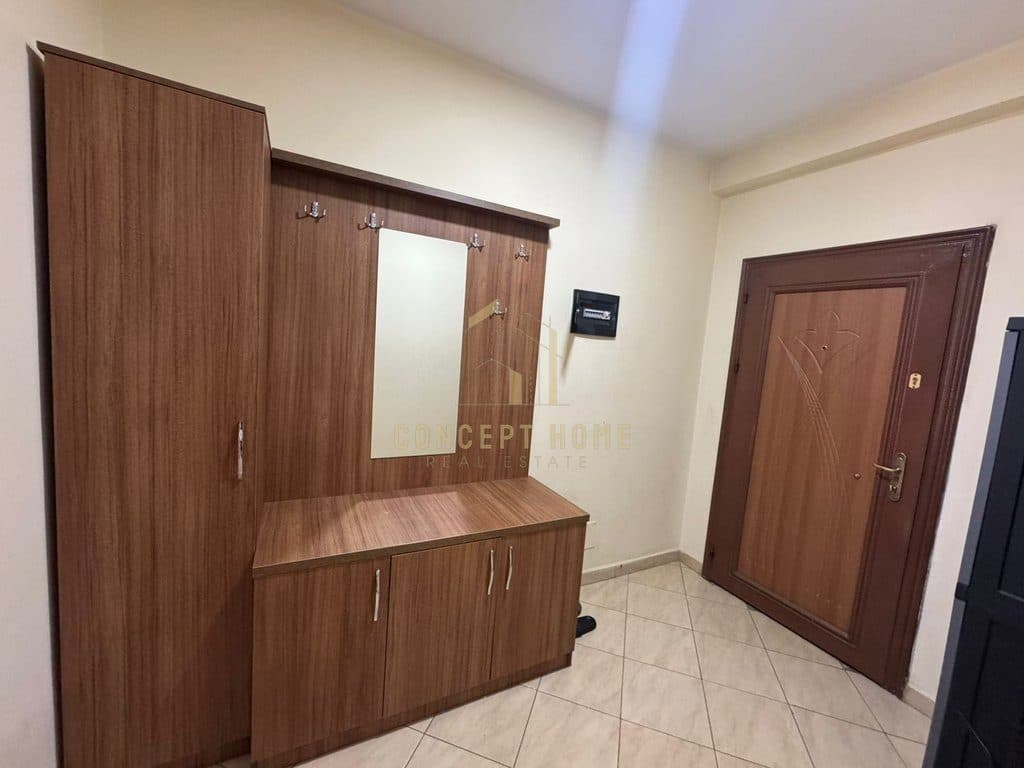 Jepet Apartament me Qera 2+1+2 tek Komuna e Parisit 3