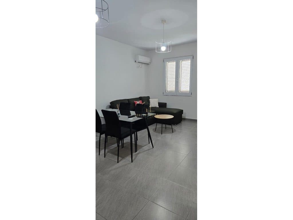 Jepet apartament me qera 1+1 tek 2