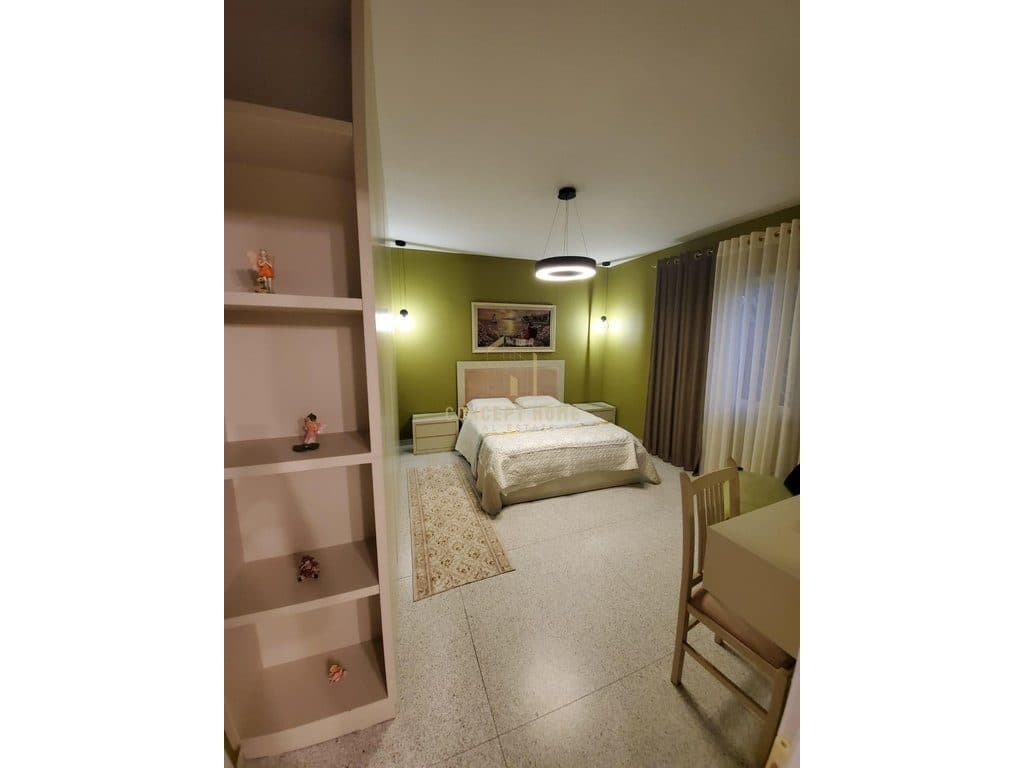 Jepet me qera apartament 2+1 tek Rruga e Dibres 2