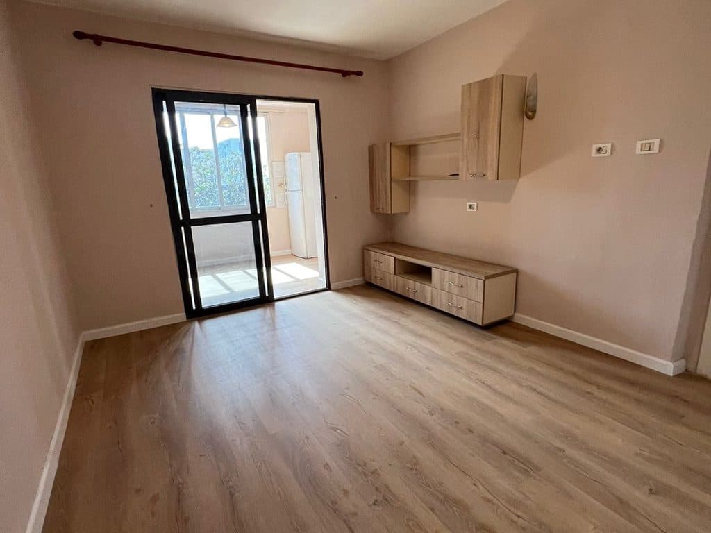 Shitet Apartament 2+1 ne Porcelan 3