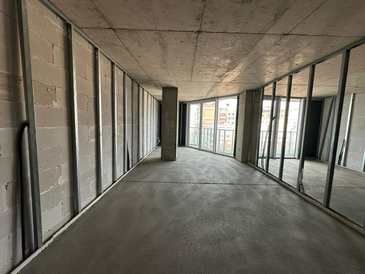 Shitet apartament 1+1 ne Qender " Tirana Rock Tower" 3