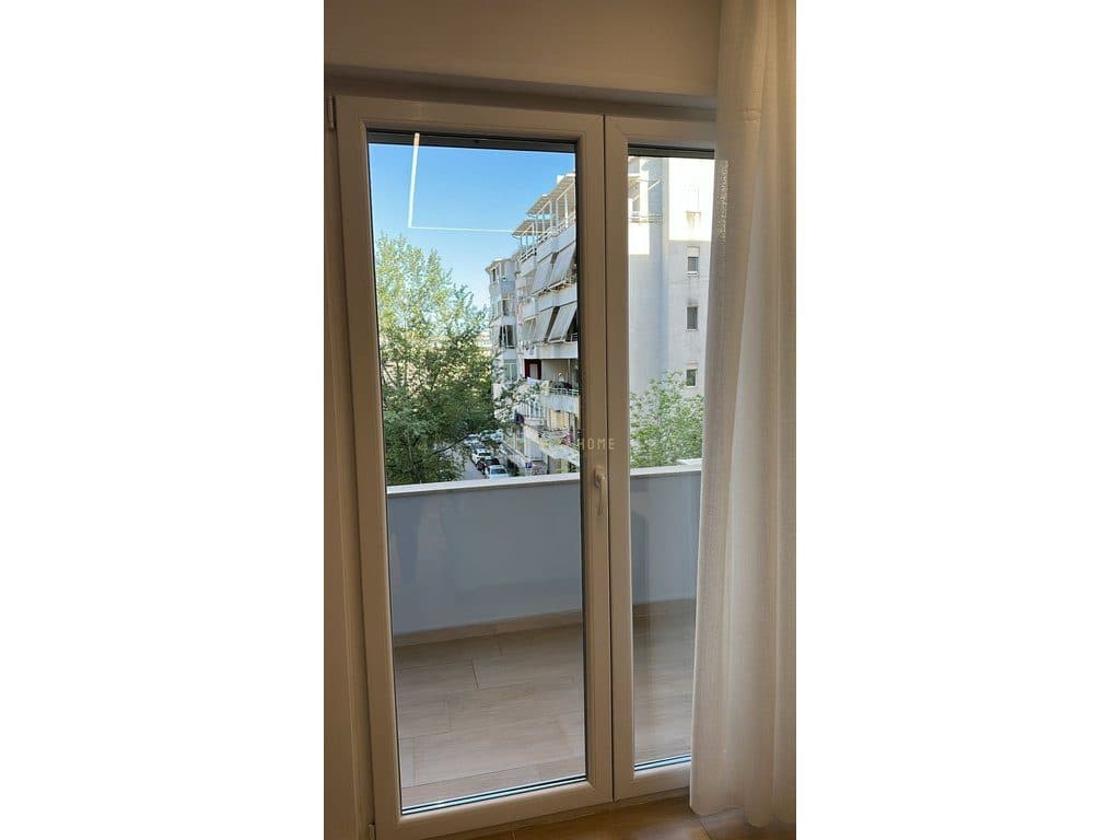 Apartament me qera 1+1 pranë Kopshtit Botanik.80,000 Lekë/Muaj