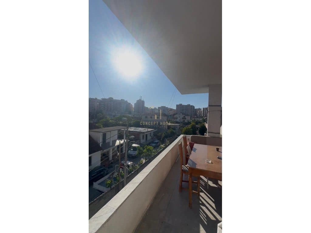 Jepet me qera Shtepi Private 2+1 ne Astir Kati: 3 banim Siperfaqe: 80 m2