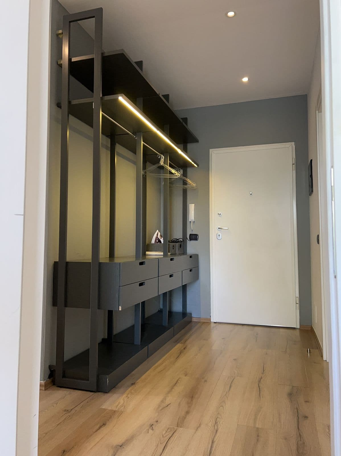 Apartament 2+1 me Qira në Rruga e Kavajes, Tiranë - 1800€ | 97 m² 4