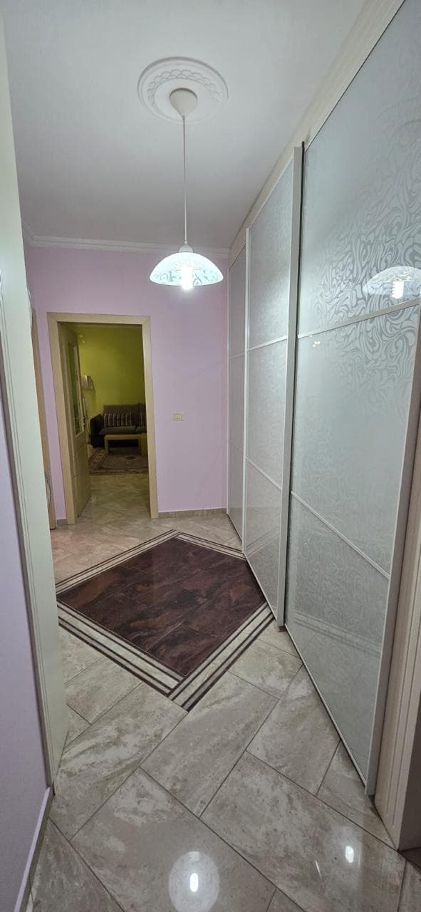 Jepet me qera apartament 1+1 tek Rruga e Durresit/600 Euro 4