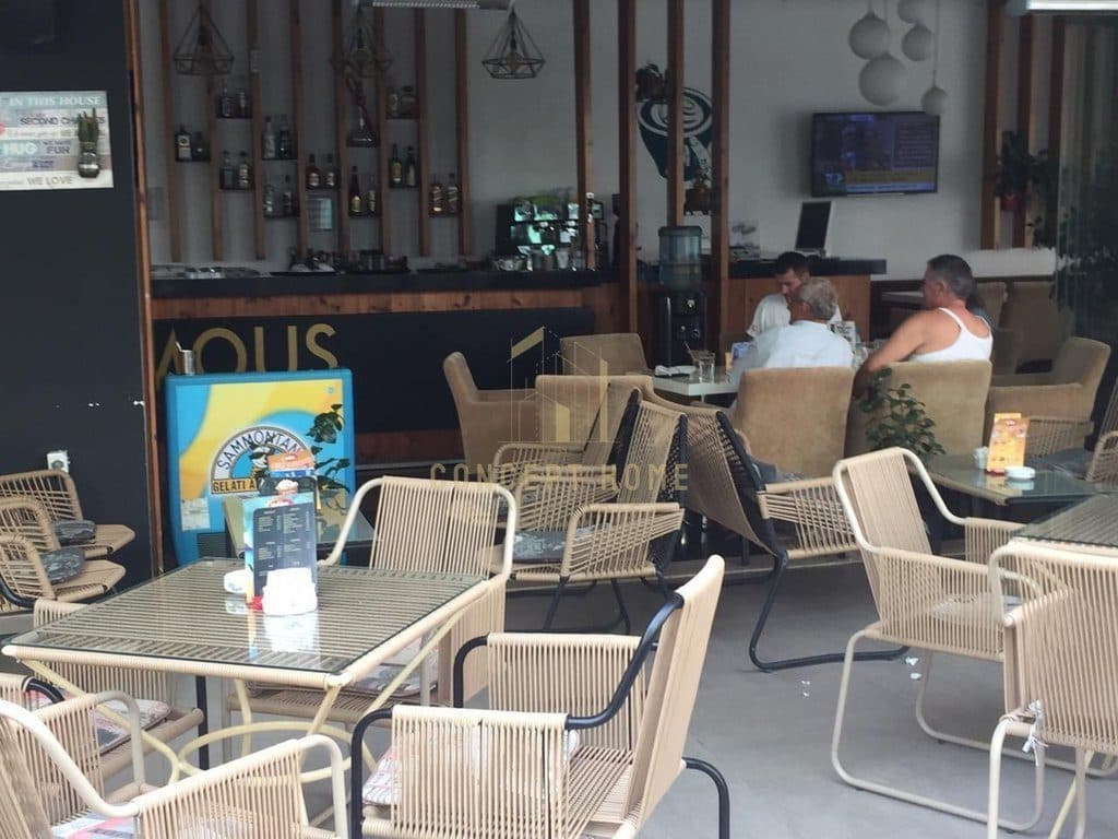 Jepet me qira një lokal funksional në zonën e Yzberishtit, me një sipërfaqe prej 350m², i përshtatshëm për aktivitete të ndryshme si bar, restorant, lounge, ose biznese të ngjashme.