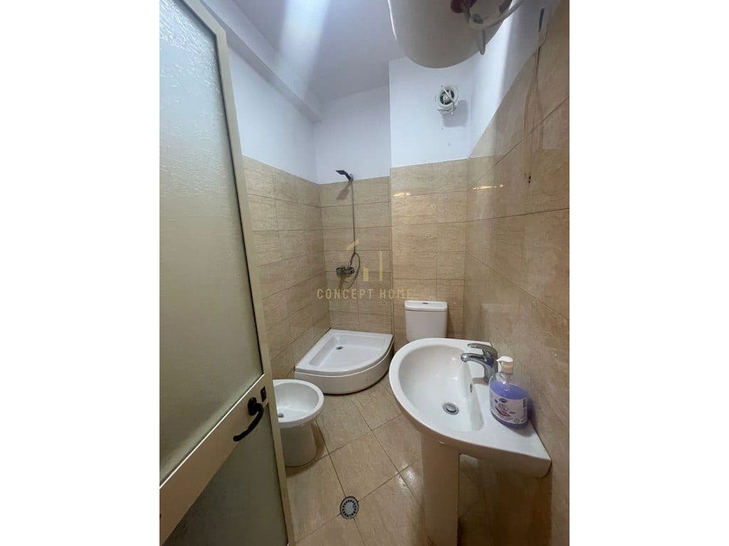 Shitet apartament 1+1 Yzberisht 4