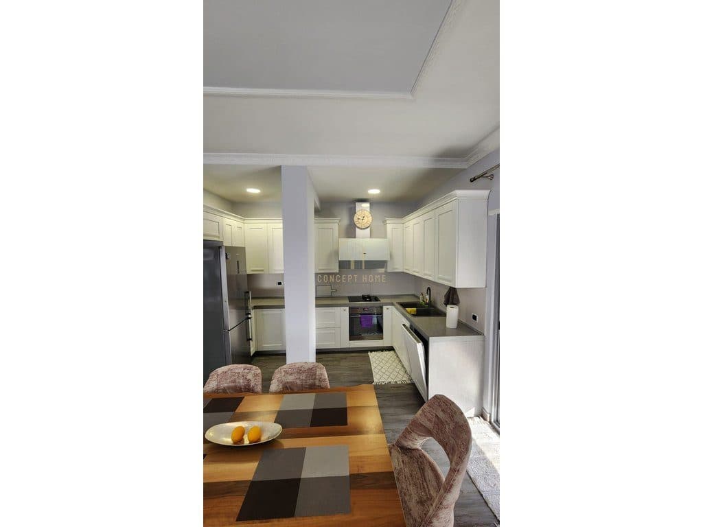 Apartament 3+1+2 Me Qira në Liqeni i Thatë, Tirana - 1500€ | 130 m² 2