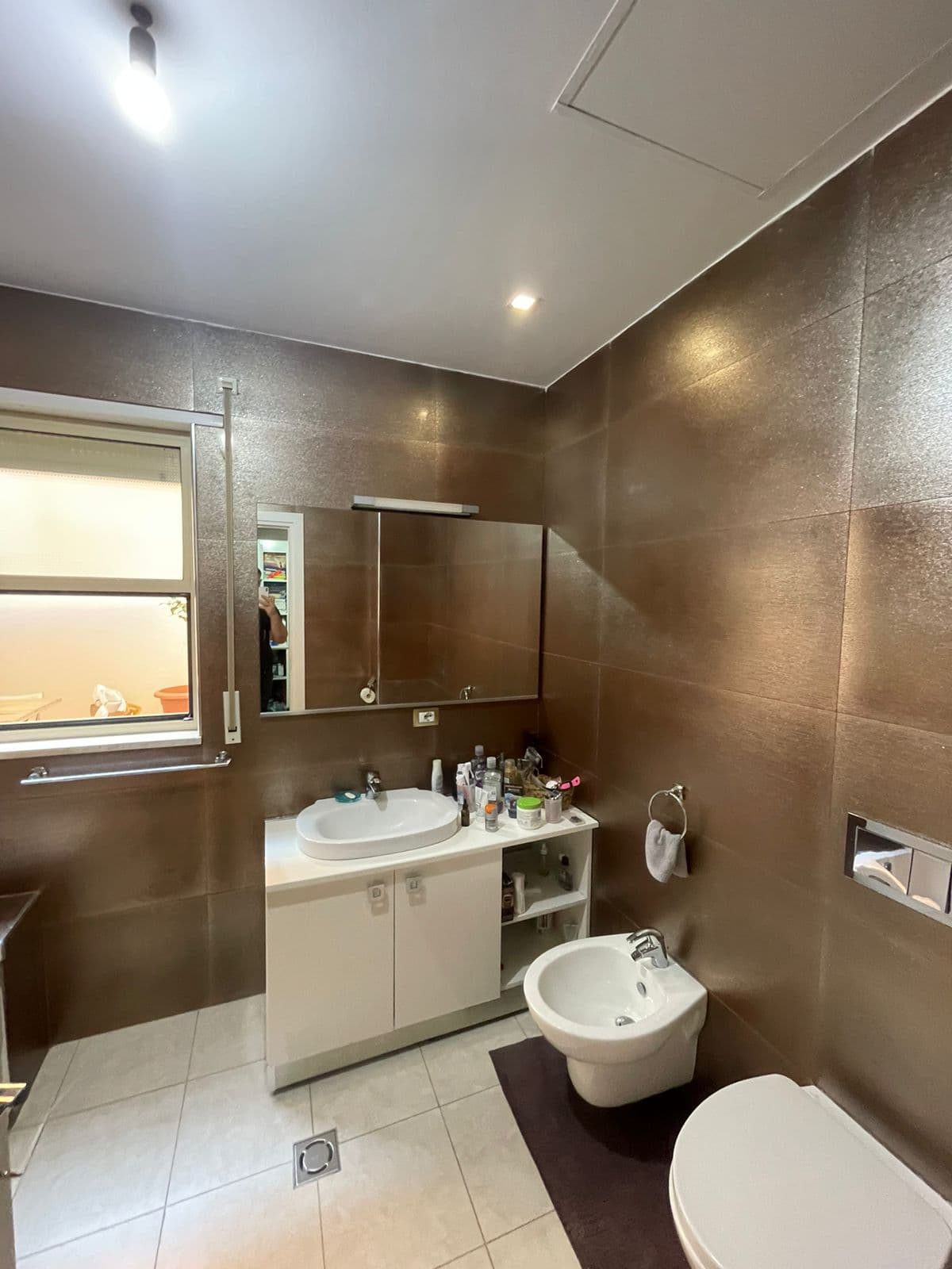 Apartament modern në shitje – Komuna e Parisit, Tiranë 3