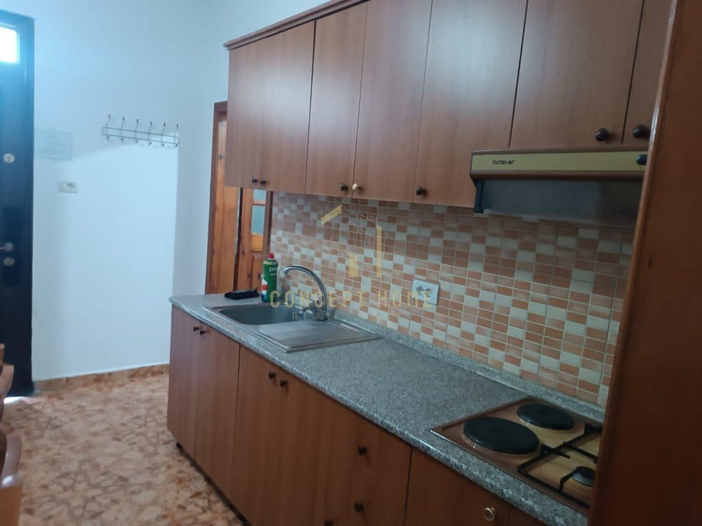 Jepet me qera apartament 1+1 Tek Bulevardi ri