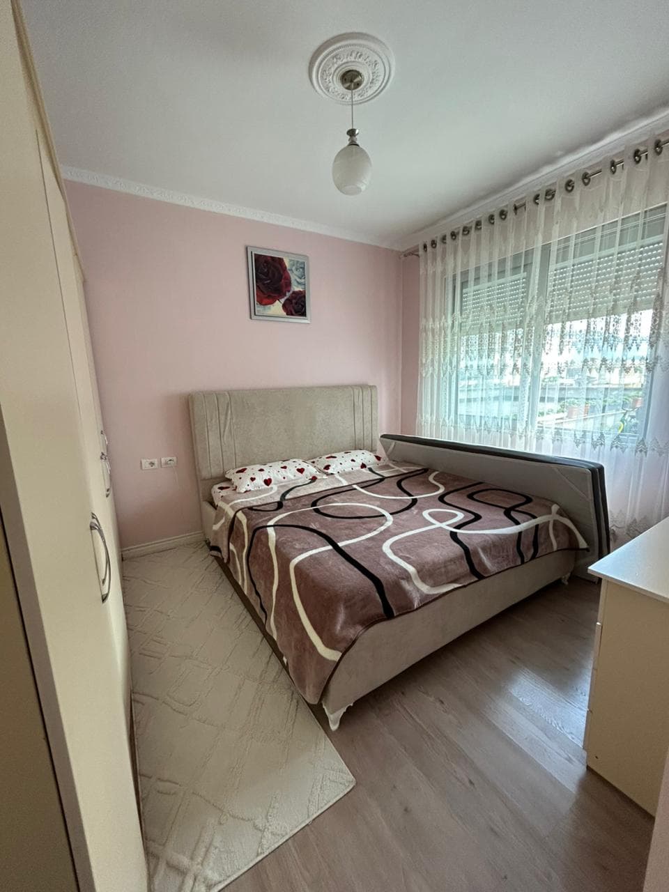 Shitet apartament 1+1+verande ne Kamez 4