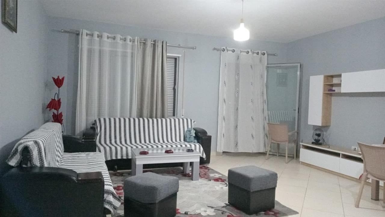 Shitet apartament 1+1 ne Fresk