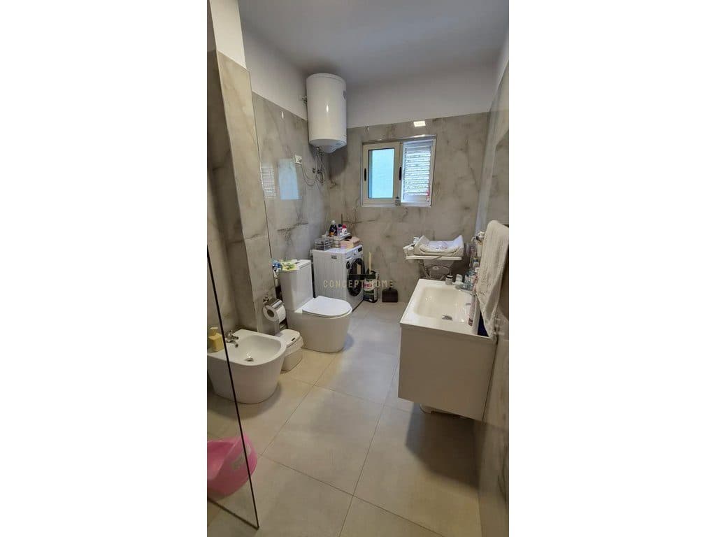 Jepet me qera Apartament 2+1 ne 4
