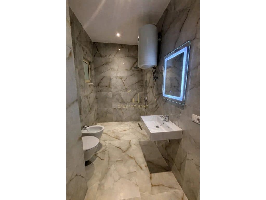 Jepet me qera apartament 1+1 te 4