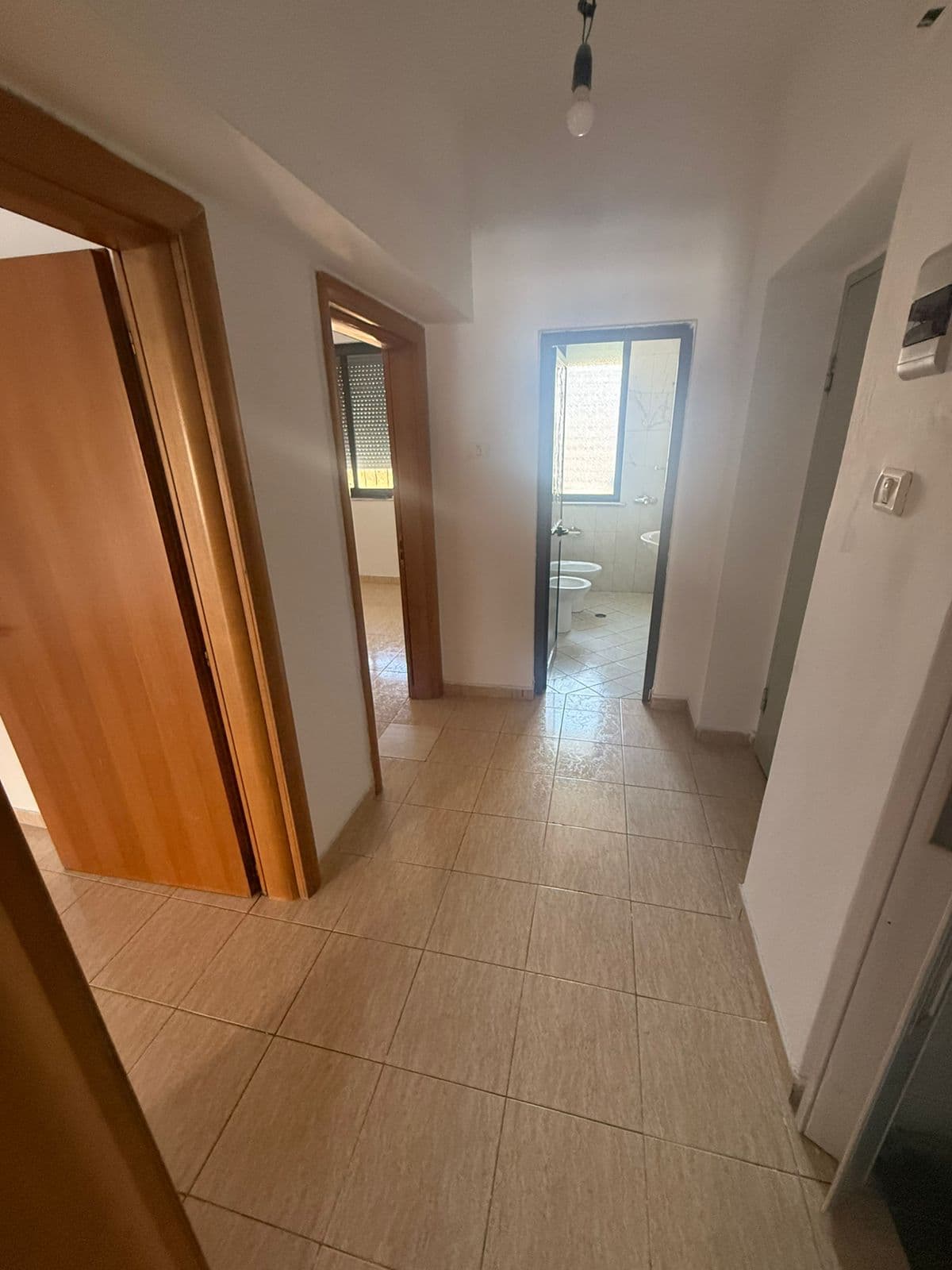 Shitet apartament 2+1 tek rruga Bardhyl 4