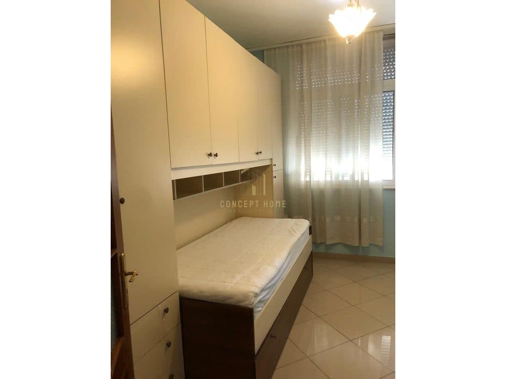 Jepet me qera apartament 2+1 tek mine peza 2