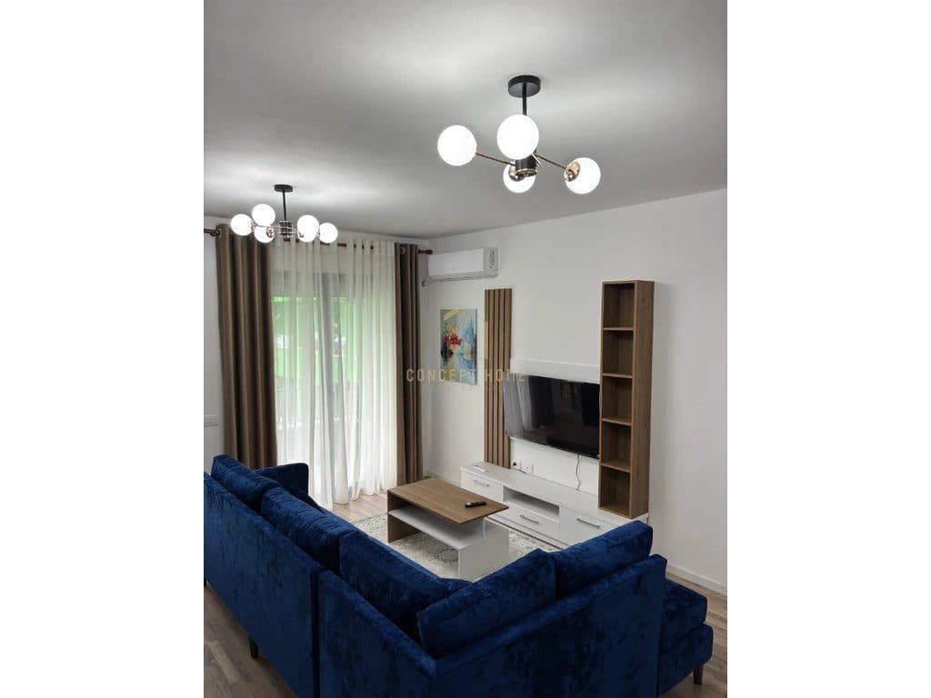 Jepet me qera apartament 1+1+ Parkim ne 5 Maj.