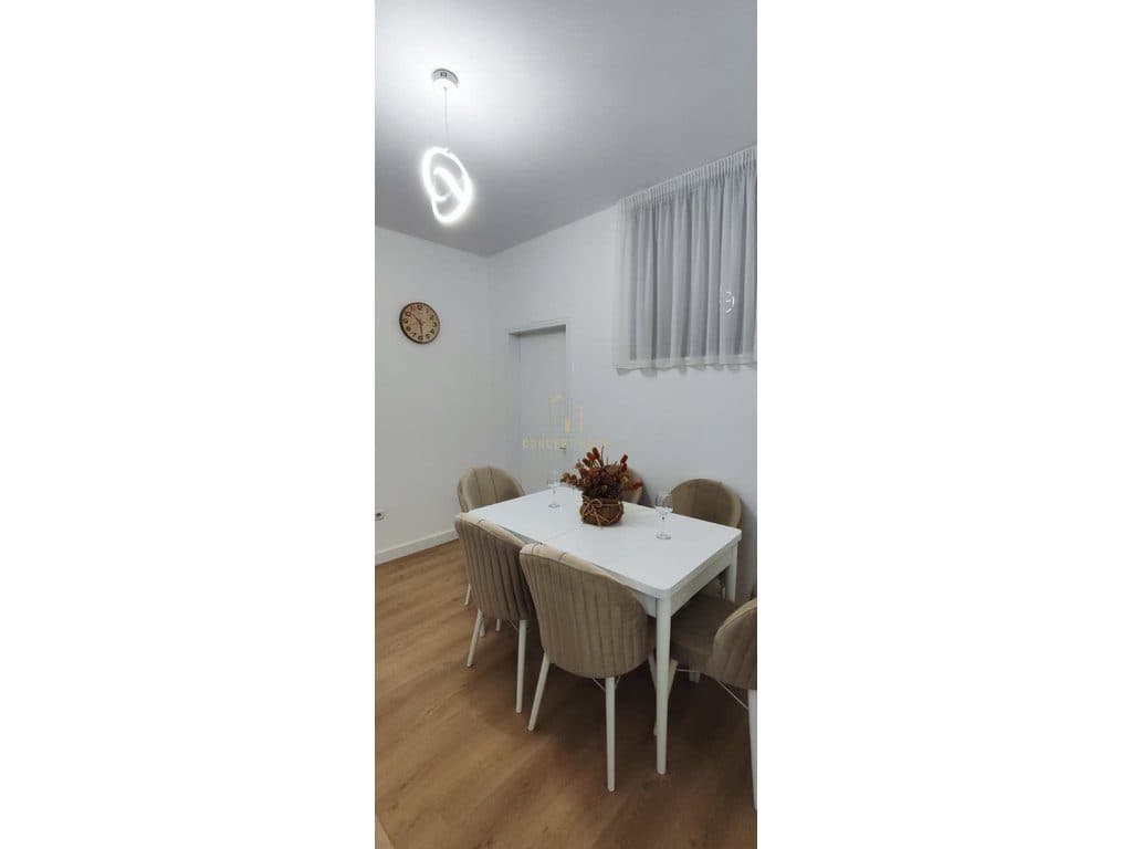 Jepet me qera Apartament 1+1 tek Rruga Kavajes 4