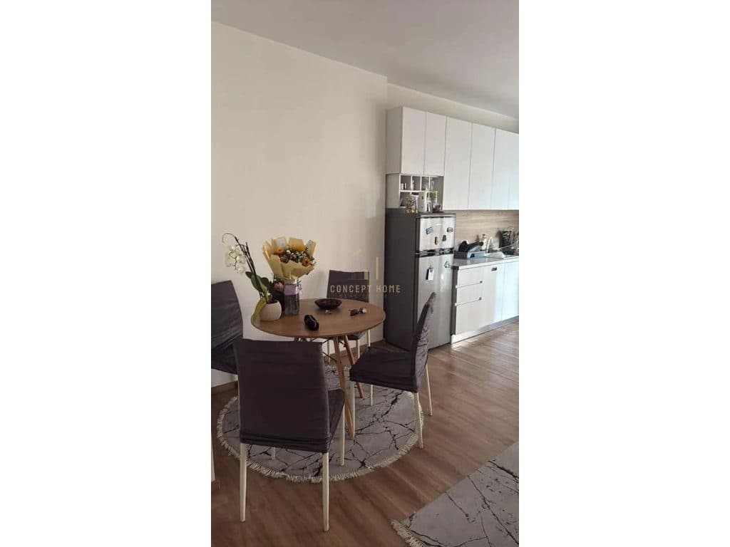 Jepet me qera Apartament 1+1 ne kompleksin Panorama/Cmimi: 60.000 leke / Muaj