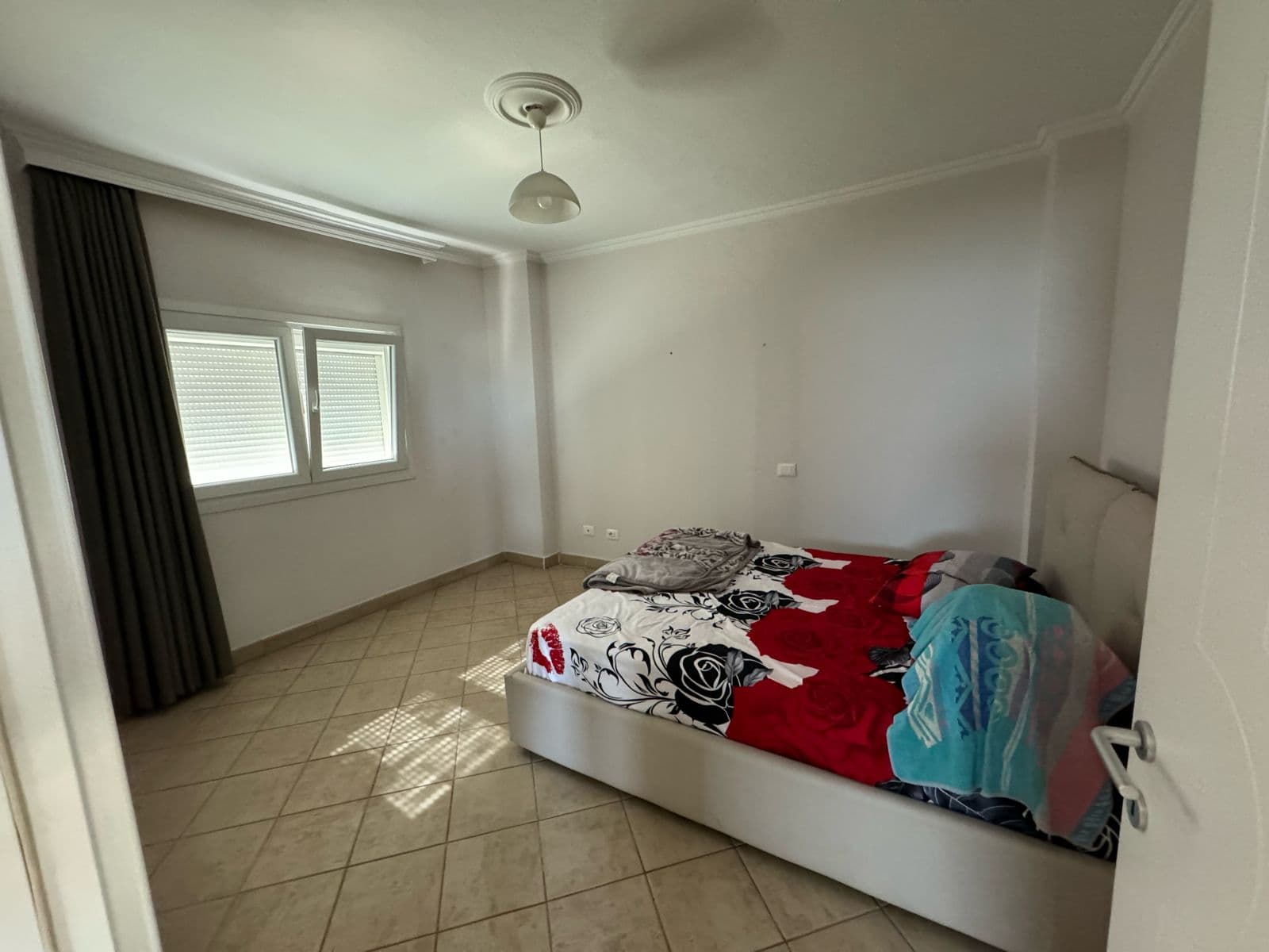 Apartament 2+1 për Shitje në Komuna e Parisit, Tiranë - 245000€ 2
