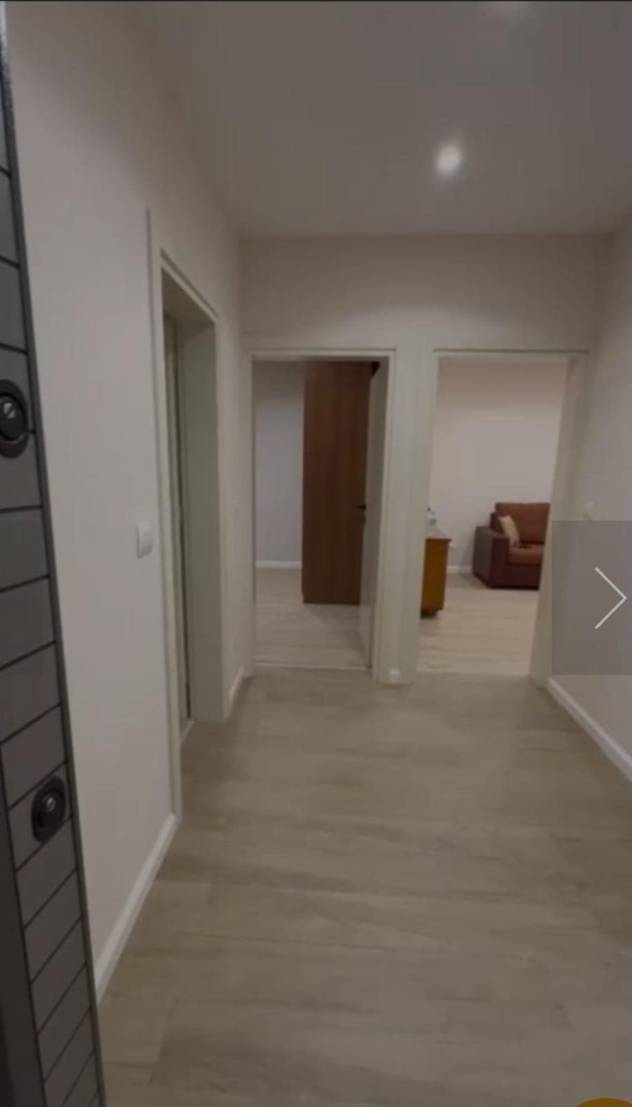 Jepet me qera apartament 2+1 Ne Xhamllik/49,000 leke 3