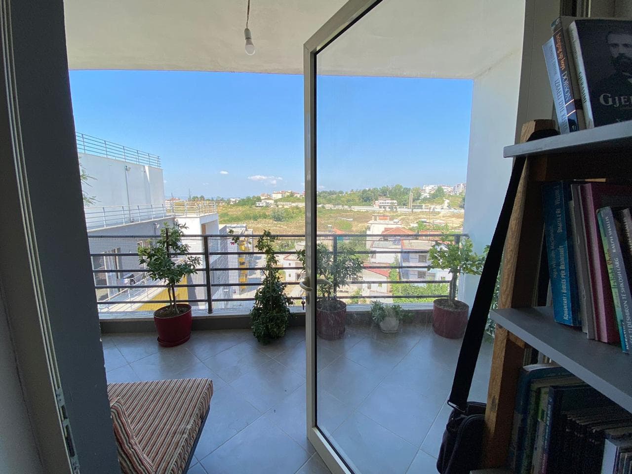 Jepet me qera apartament 2+1 ne Shkoze / 450Euro/muaj(i diskutueshem) 2
