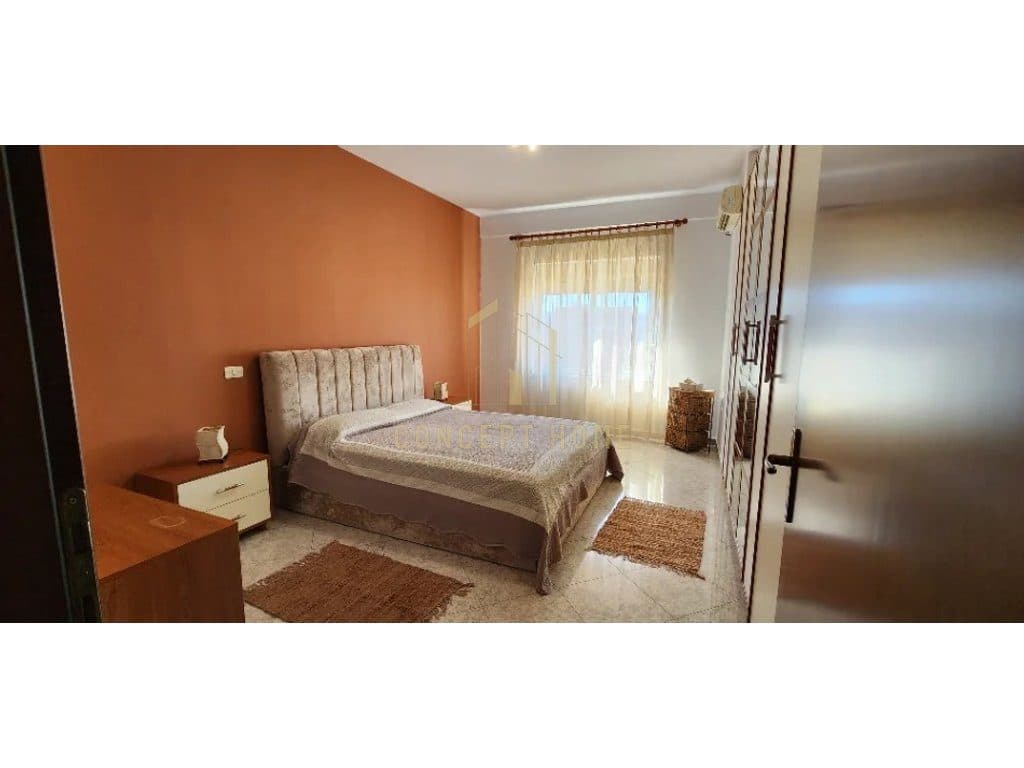 Jepet me qera apartament 1+1 Tek Pazari i Ri