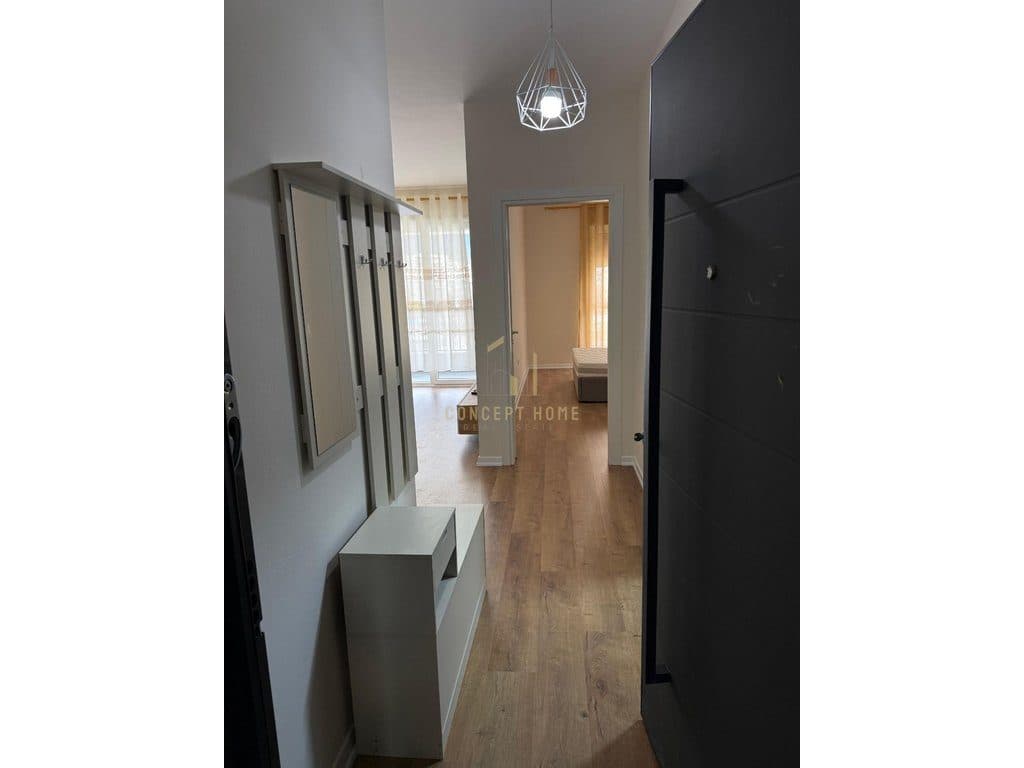 Jepet me qera Apartamenti 1+1 ne 5 2