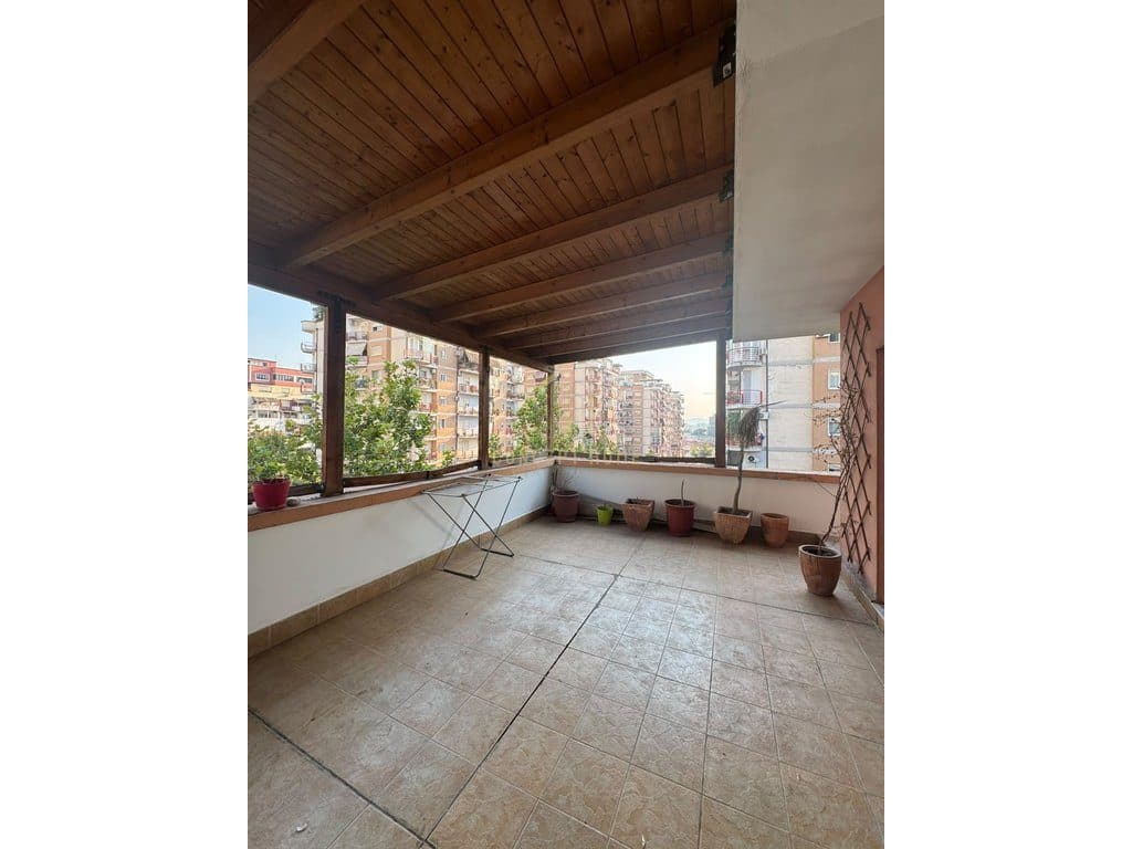 70,000 leke Jepet me qera apartament 2+1+2 ne Don Bosko. 4