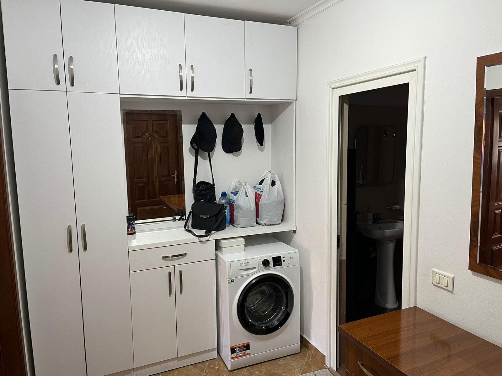 Apartament 2+1 Për Shitje në Spitali QSUT/Xhamlliku/Kinostudio, Tirana - 98000€ | Sipërfaqe 80 m²