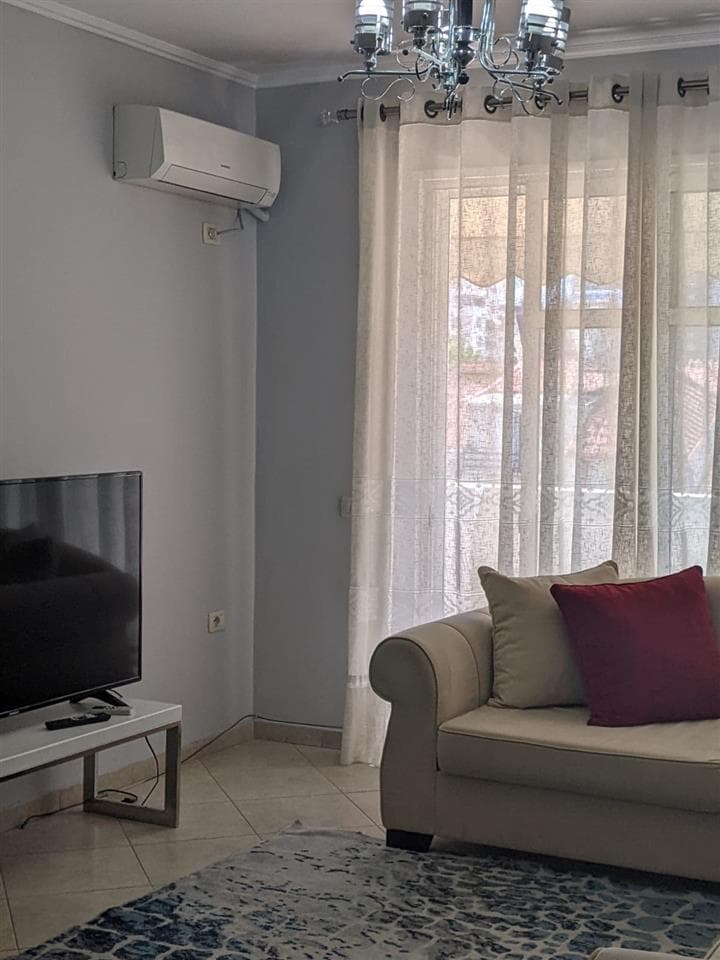 Jepet me qera Apartament 1+1 Ne Don Bosko