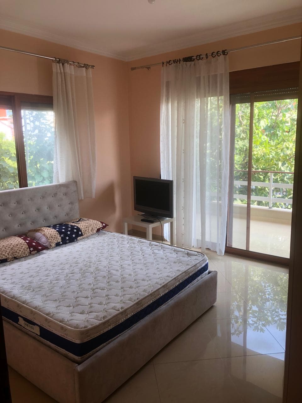 Jepet me qera apartamenti 2+1+2 te 5 Maji 4
