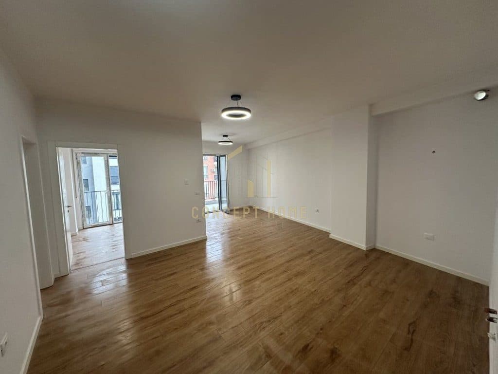 Shitet apartament 2+1+post parkimi ne Astir 2