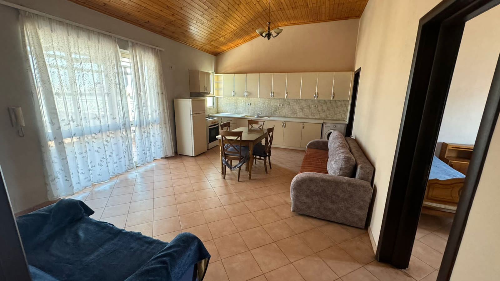 Apartament 2+1 me Qira tek Ali Demi, Tiranë - 450€ | 130 m²