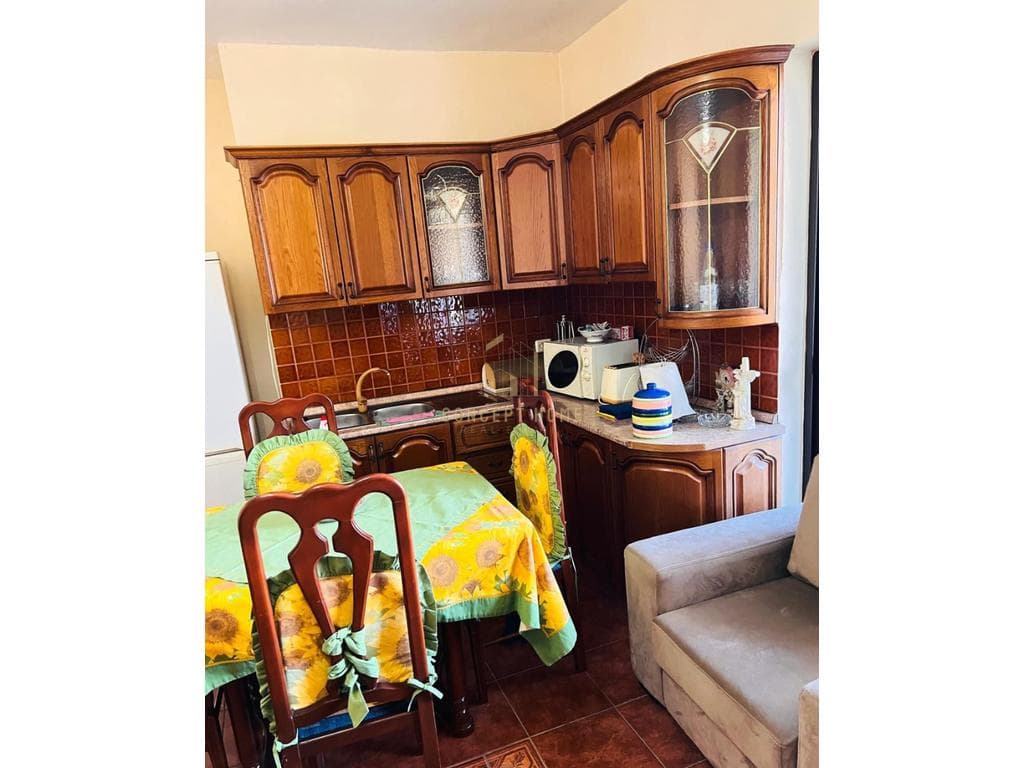 Jepet me qera apartament 2+1 tek Pazari i Ri 2
