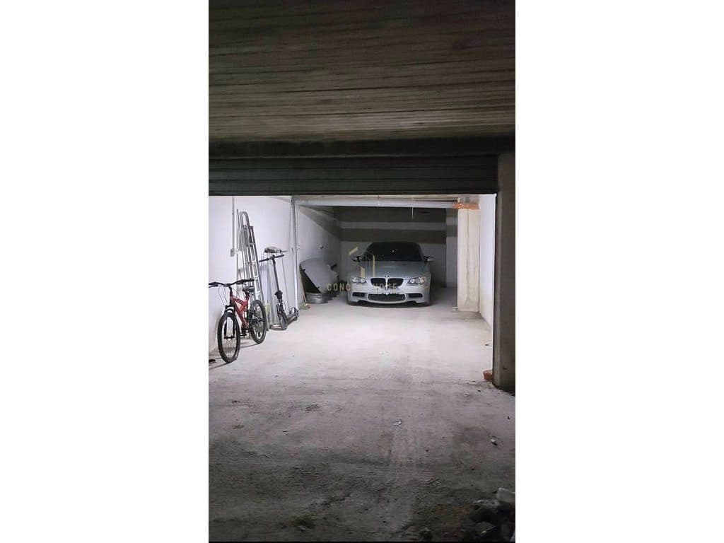 Shitet Garazhd tek Komuna e Parisit 2