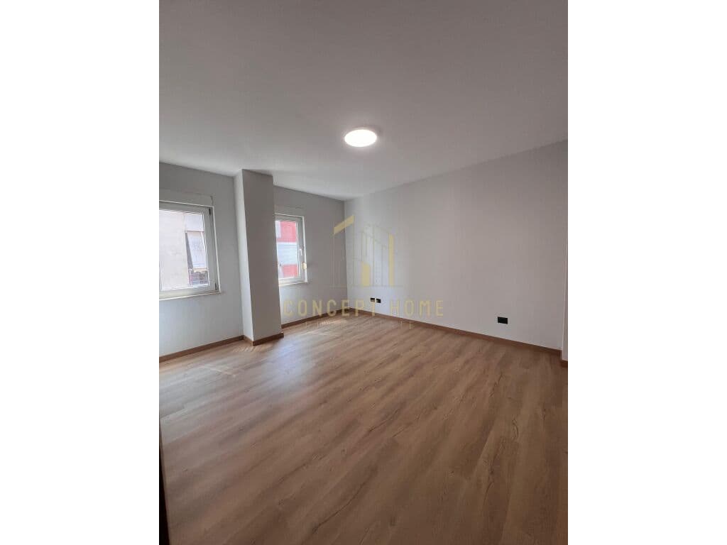 Shitet 3+1+2 Kompleksi Colombo ,Liqeni Thate / 150m2