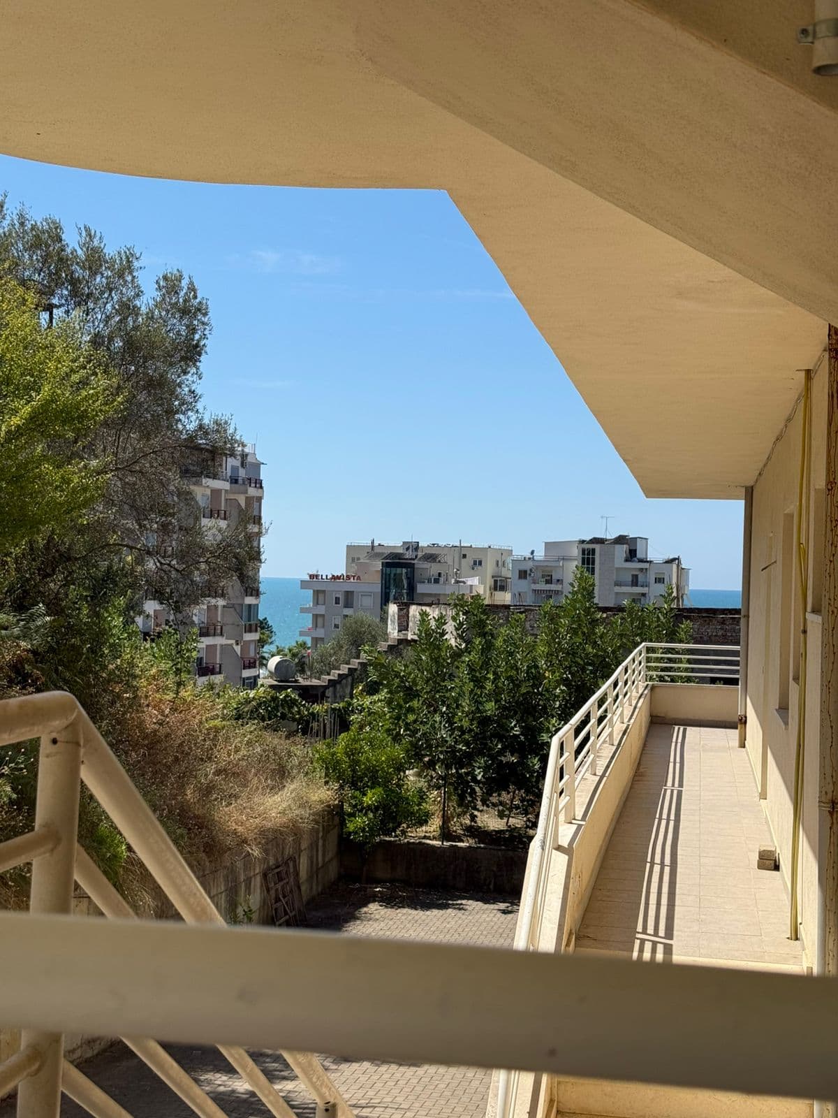 Shitet Apartament 1+1+ depo +parkimi te Shkembi kavajes 2