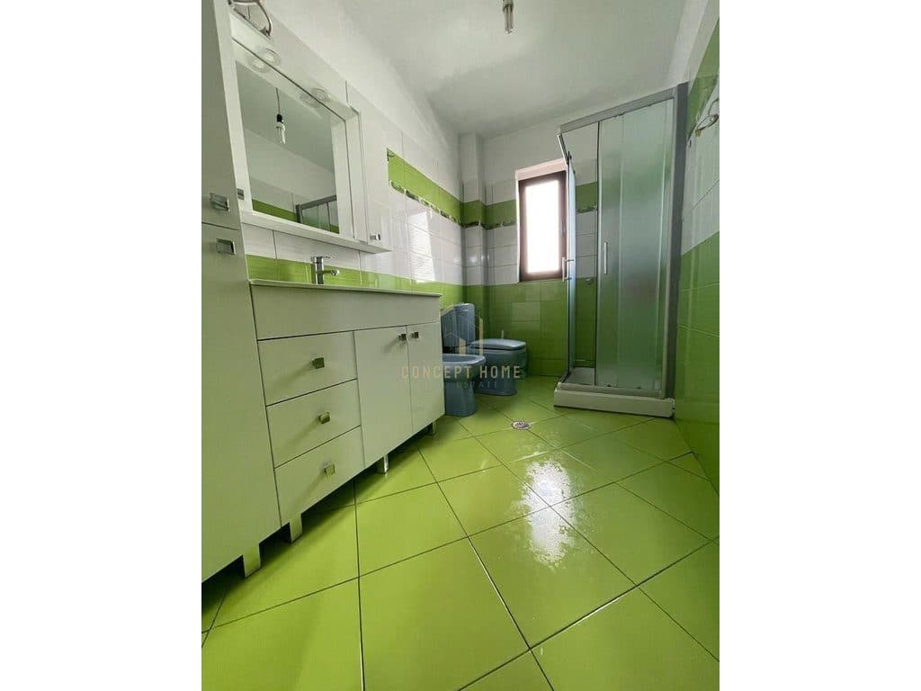 Jepet apartament me qera 2+1+2 prane Qendres 3