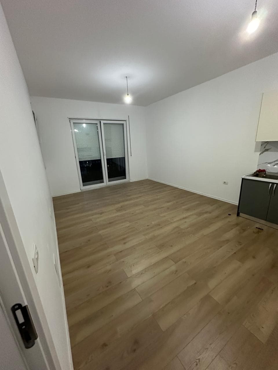 Apartament 2+1 me Qira në Kamëz - 300€ Bosh | 100 m² 2