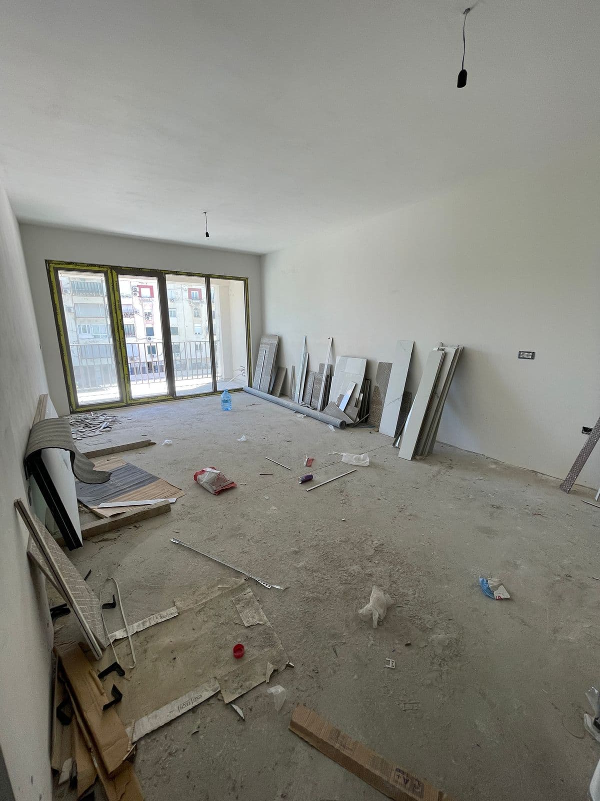 Shitet apartament 2+1+2 Laprak