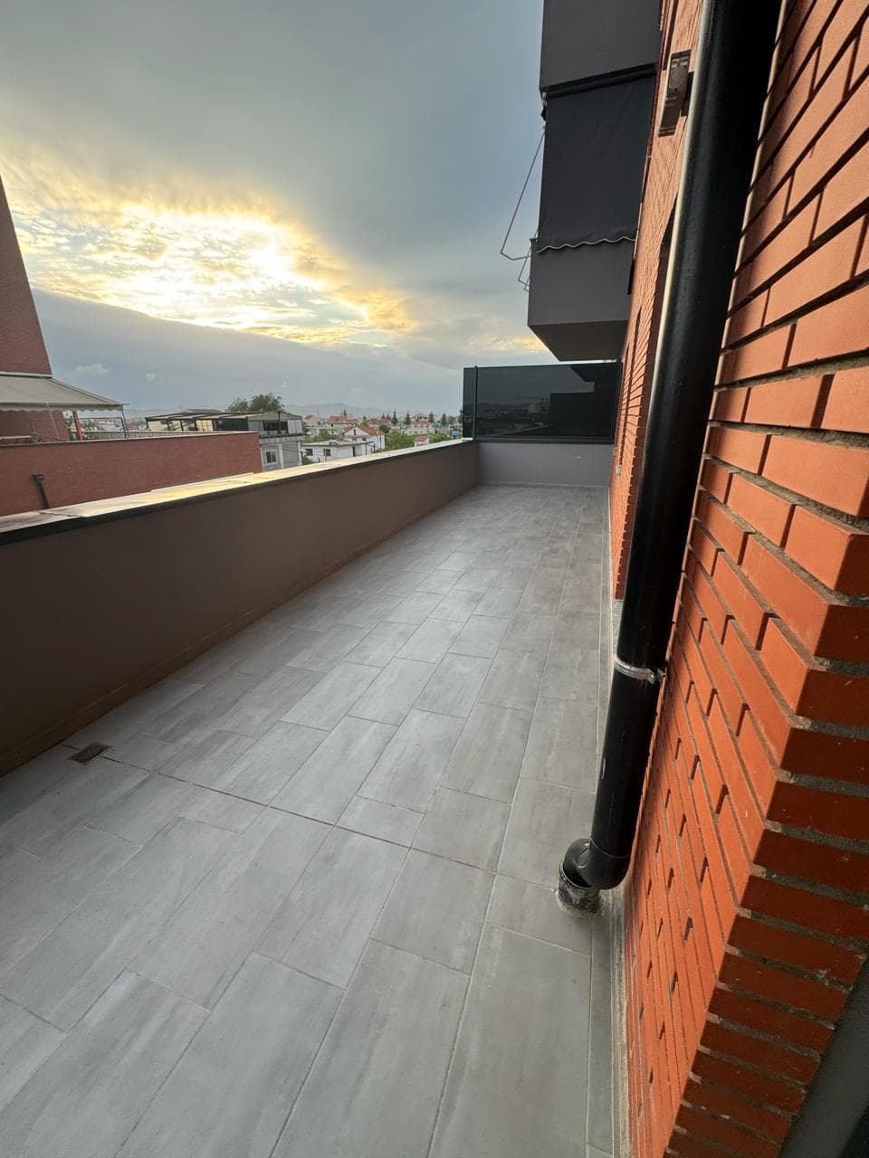 Apartament 2+1+2 ne Qender Kamez 3